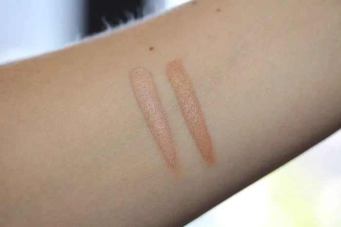 Swatches of Stay Matte in Classic Beige (left) and Sand (right)