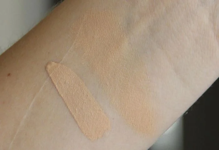 Swatches of Stroke of Light in Luminous 2 unblended (left) and blended (right)