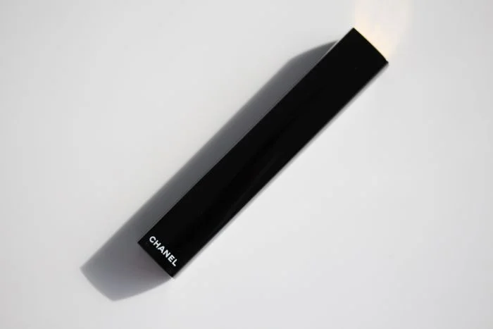 Chanel's Rouge Allure Gloss in Supreme 17