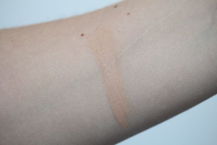 Swatch of Laura Mercier's Silk Creme Foundation in Creamy Ivory