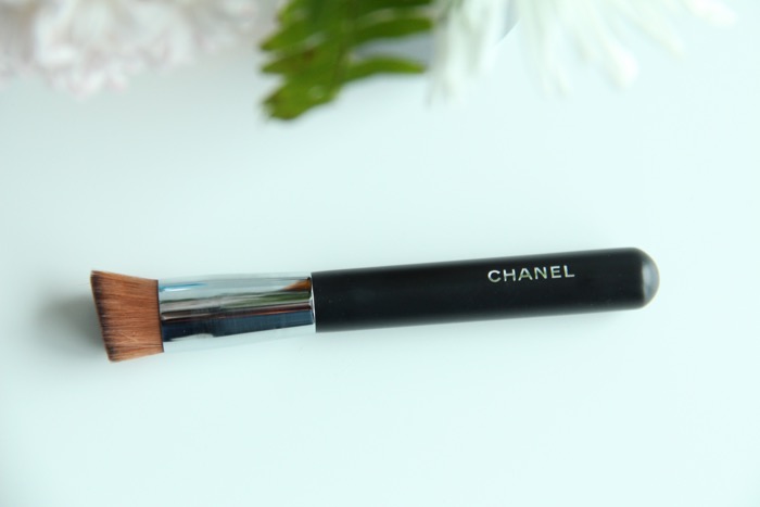 Chanel's 2-in-1 Foundation Brush