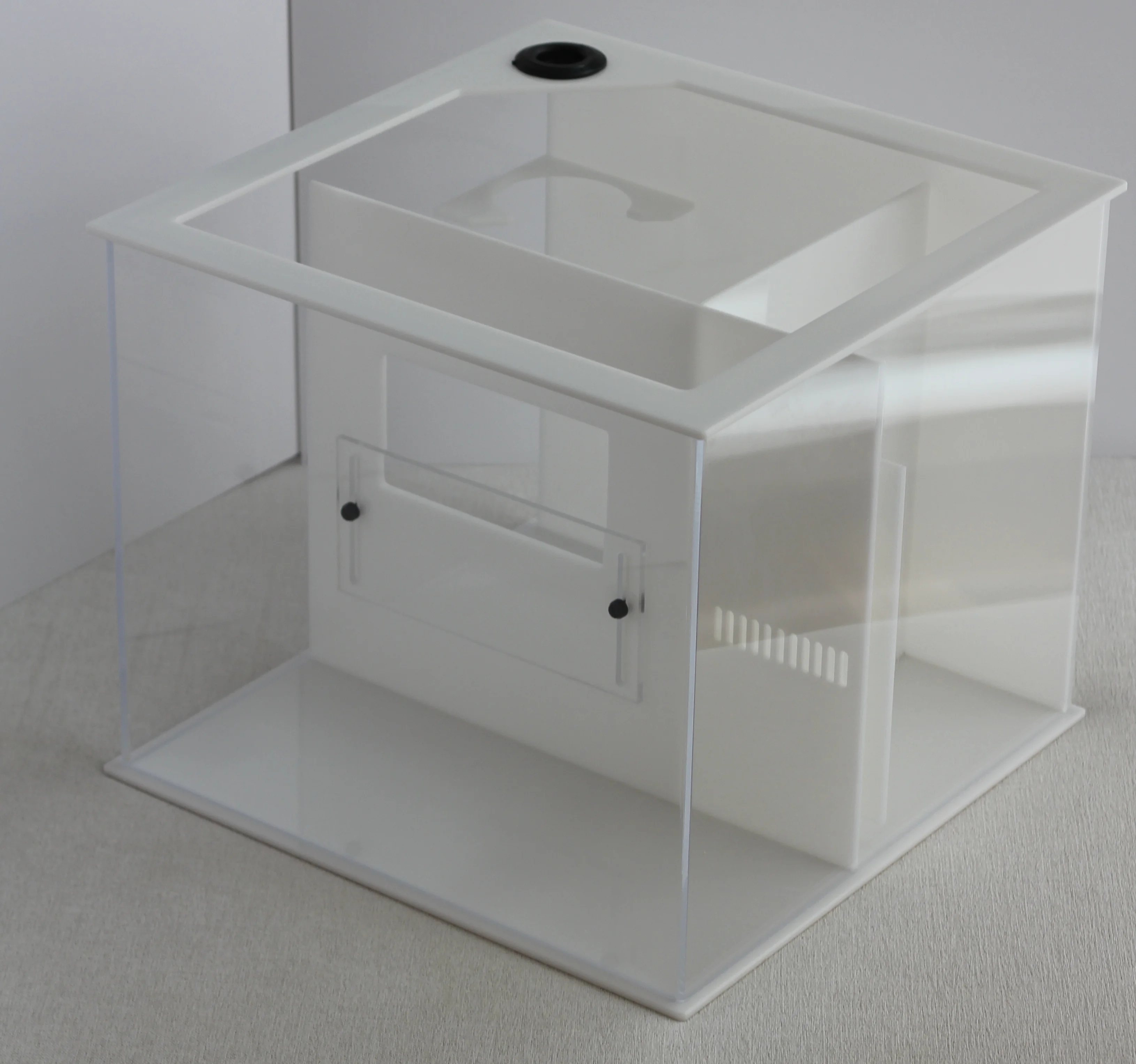 Rectangle sump, square hole