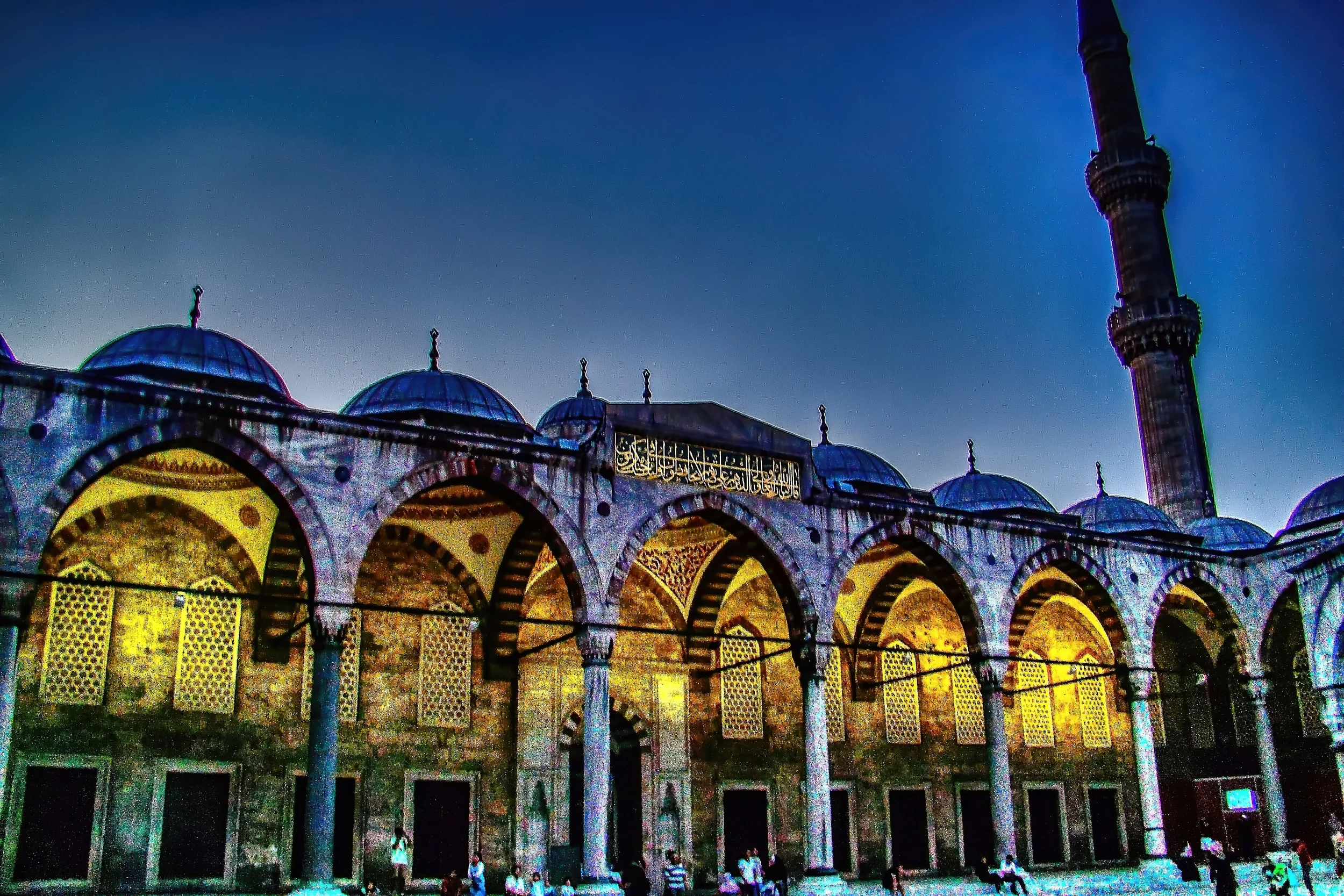 la mezquita azul por fuera es una belleza, quiero conocerla por dentro
