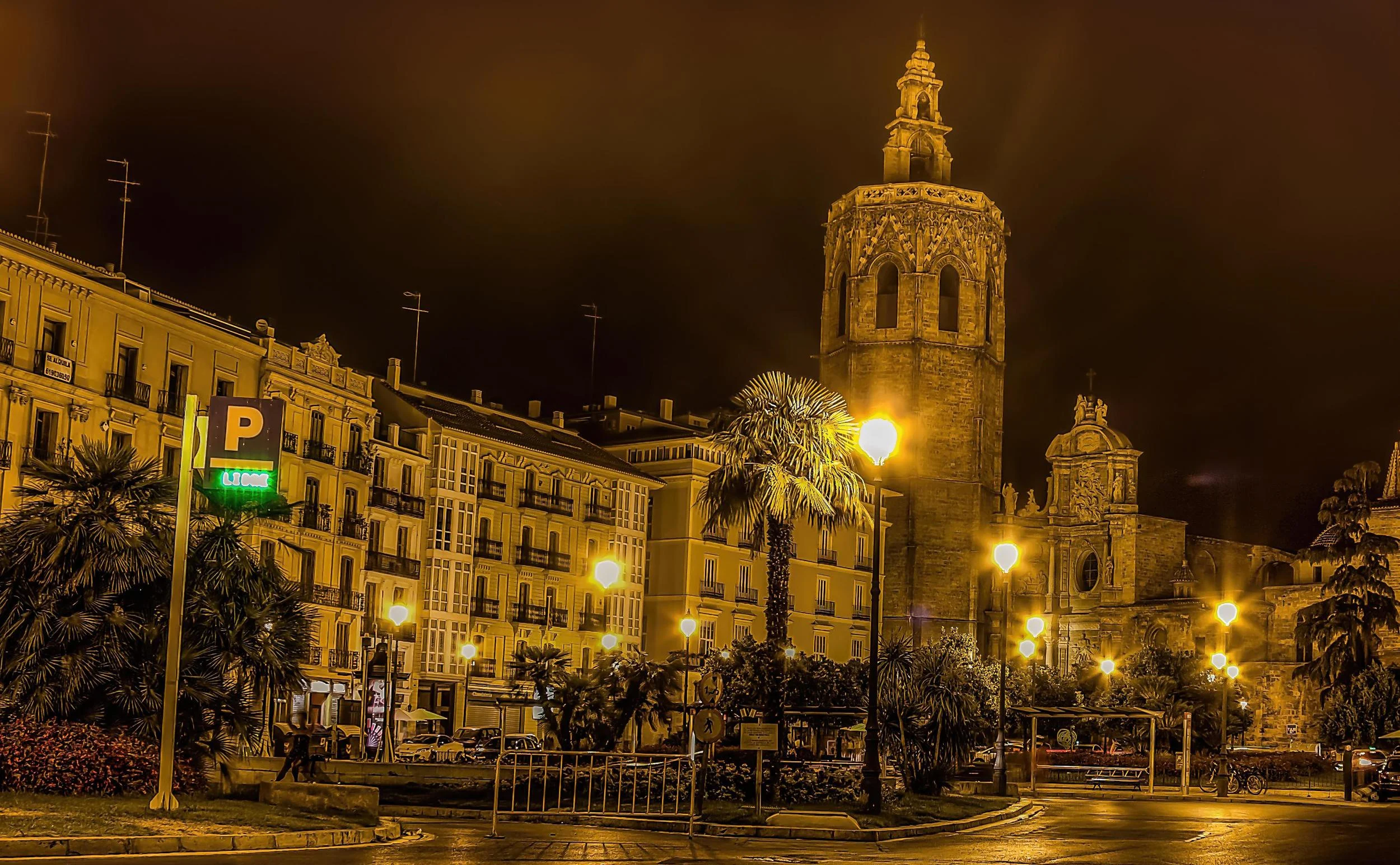 PLAZA D ELA CATEDRAL.jpg