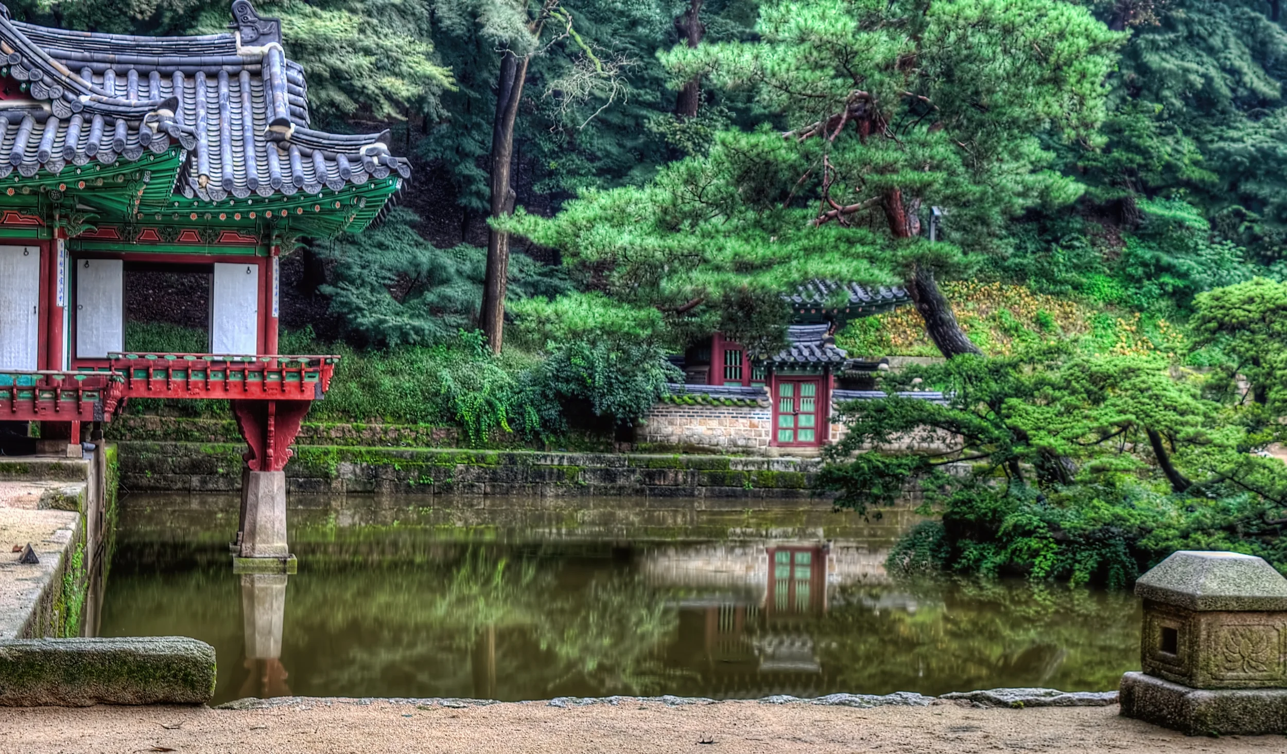 Los jardines secretos y el palacio changdeokgung fueron incluidos como patrimonio de la humanidad de la unesco en 1997.