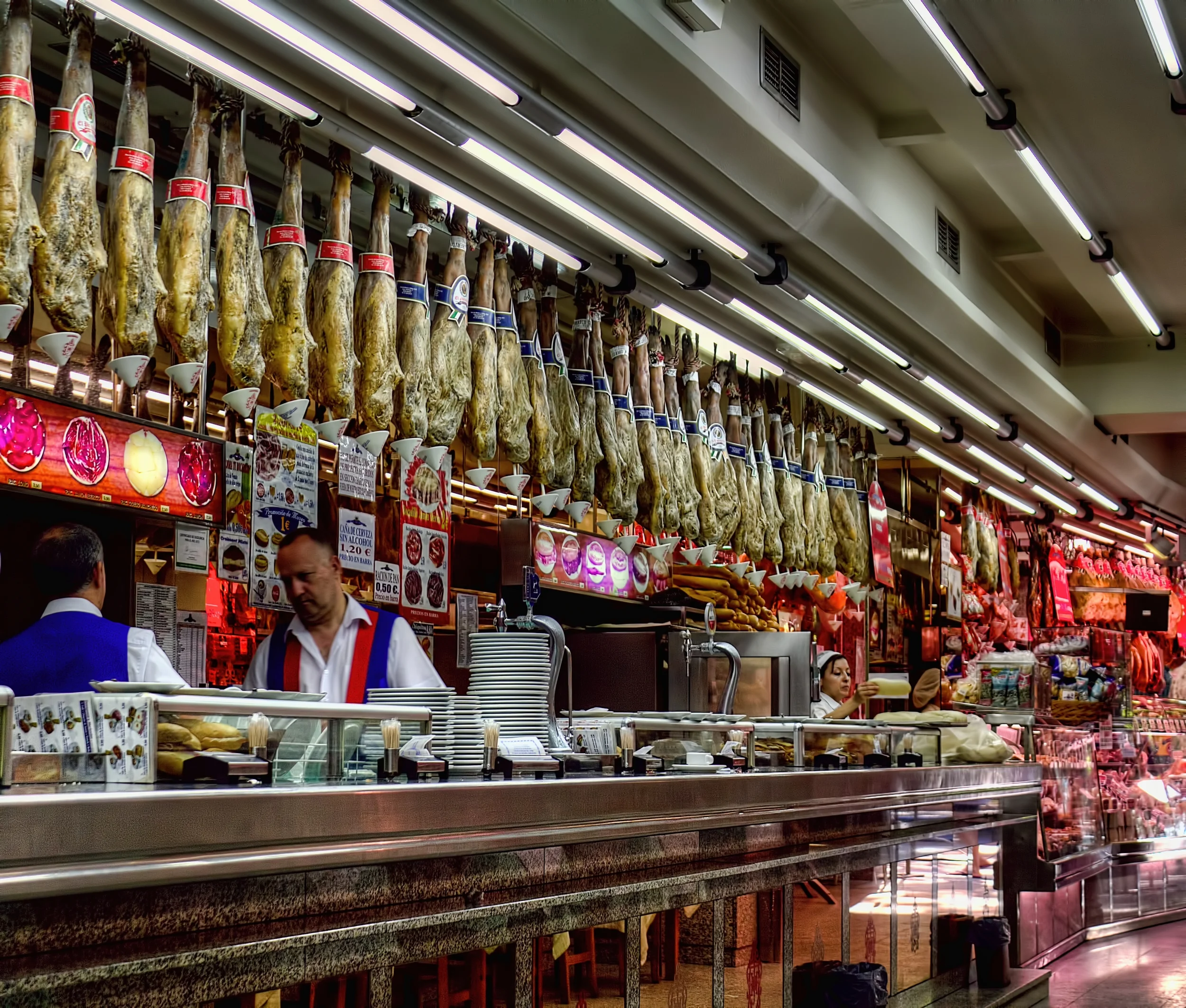ESE JAMÓN PATANEGRA, UN MANJAR , ES UNA DELICIA. LASTIMA QUE EL COLESTEROL SE LE SUBE HASTA LAS NUBES A UNO&nbsp;