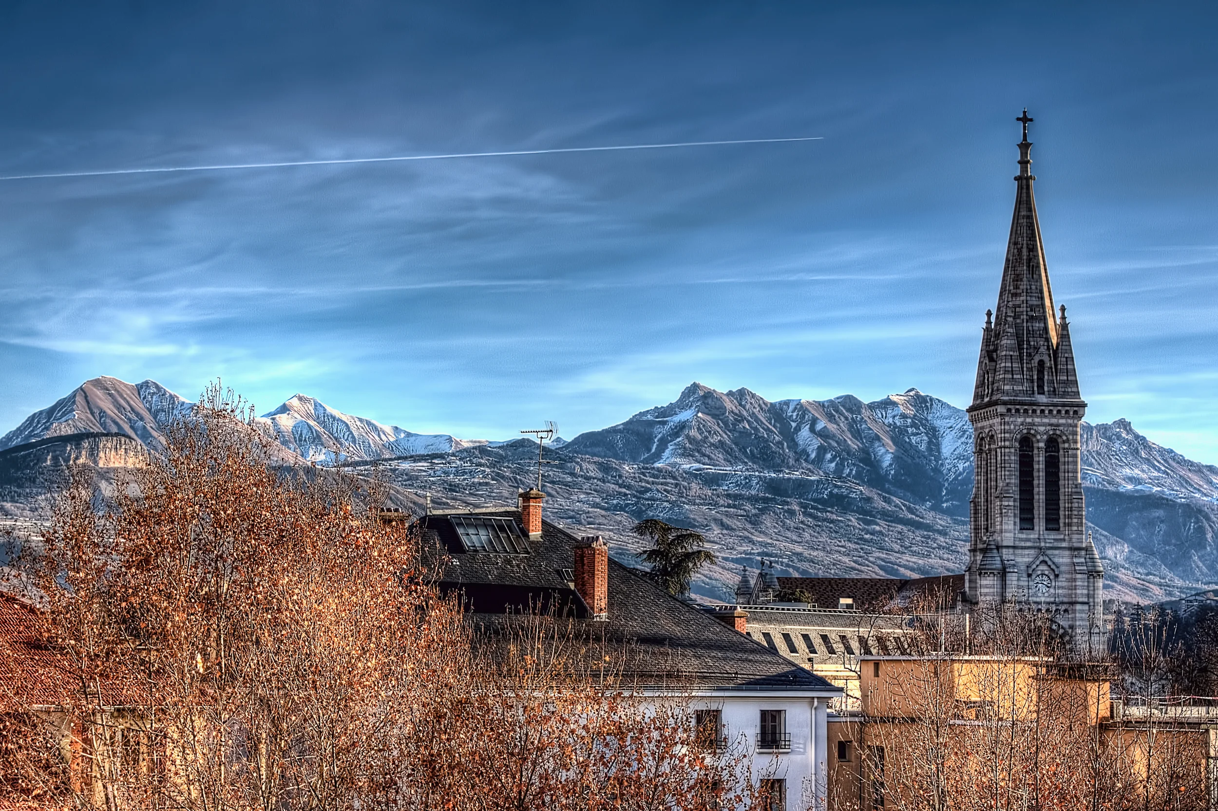 GAP , UN PUEBLO EN LOS ALPES .&nbsp;