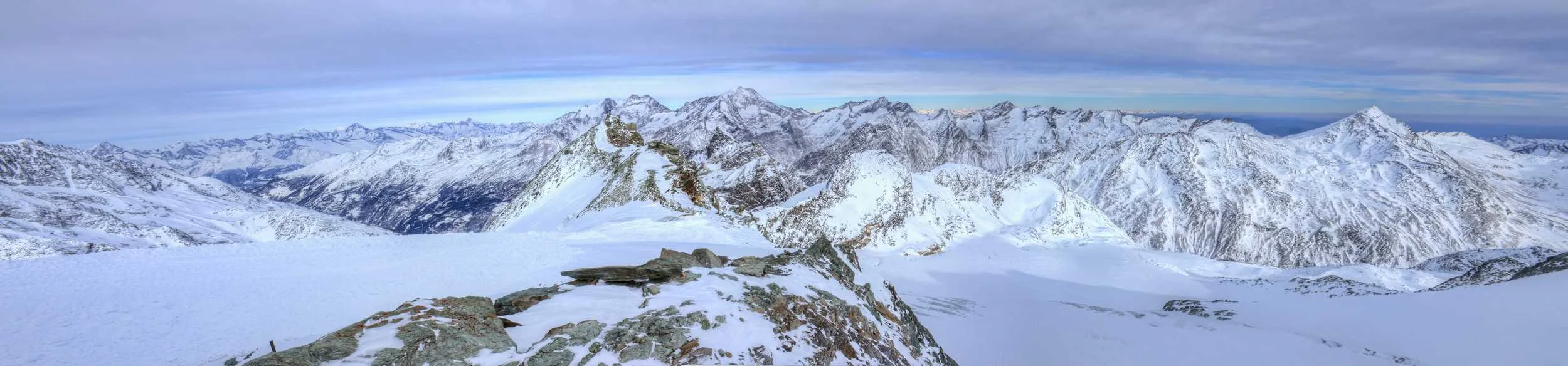 EN OCACIONES UNA IMAGEN VALE MAS DE MIL PALABRAS.LOS ALPES DESDE SAAS FE , SUIZA