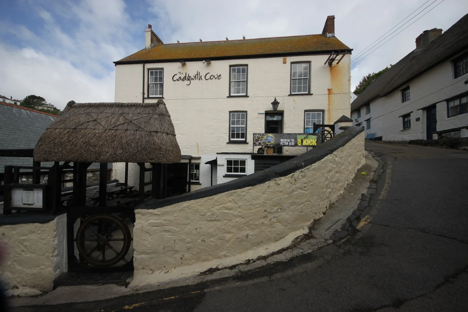 cadgwith cove inn
