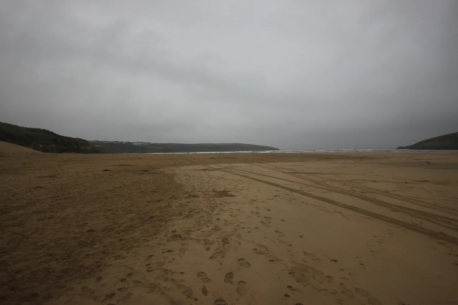 murky crantock beach
