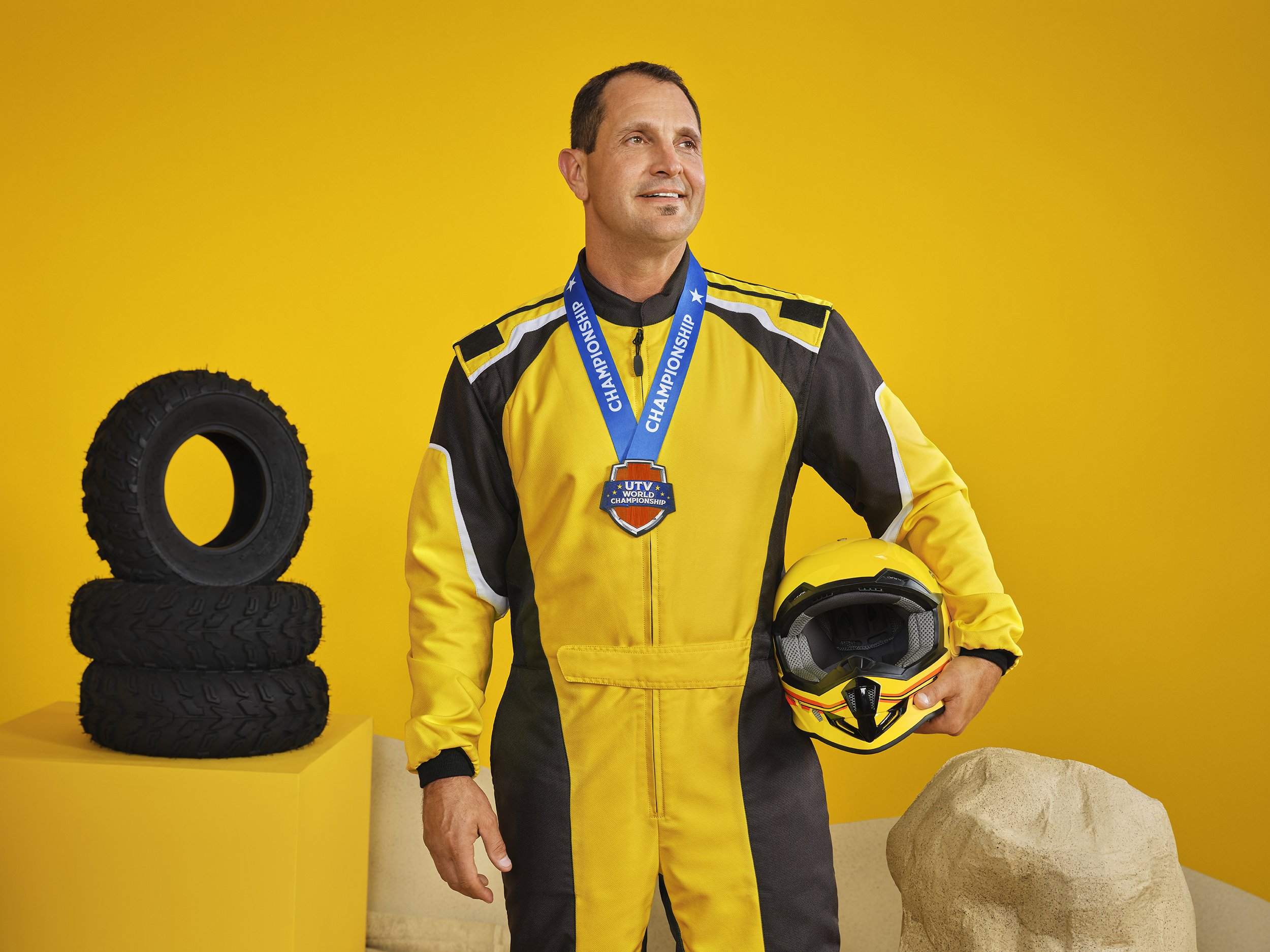 FallOE2025_Yellow_DesertRace_Vito_0820_RGB_300dpi_R2.jpg