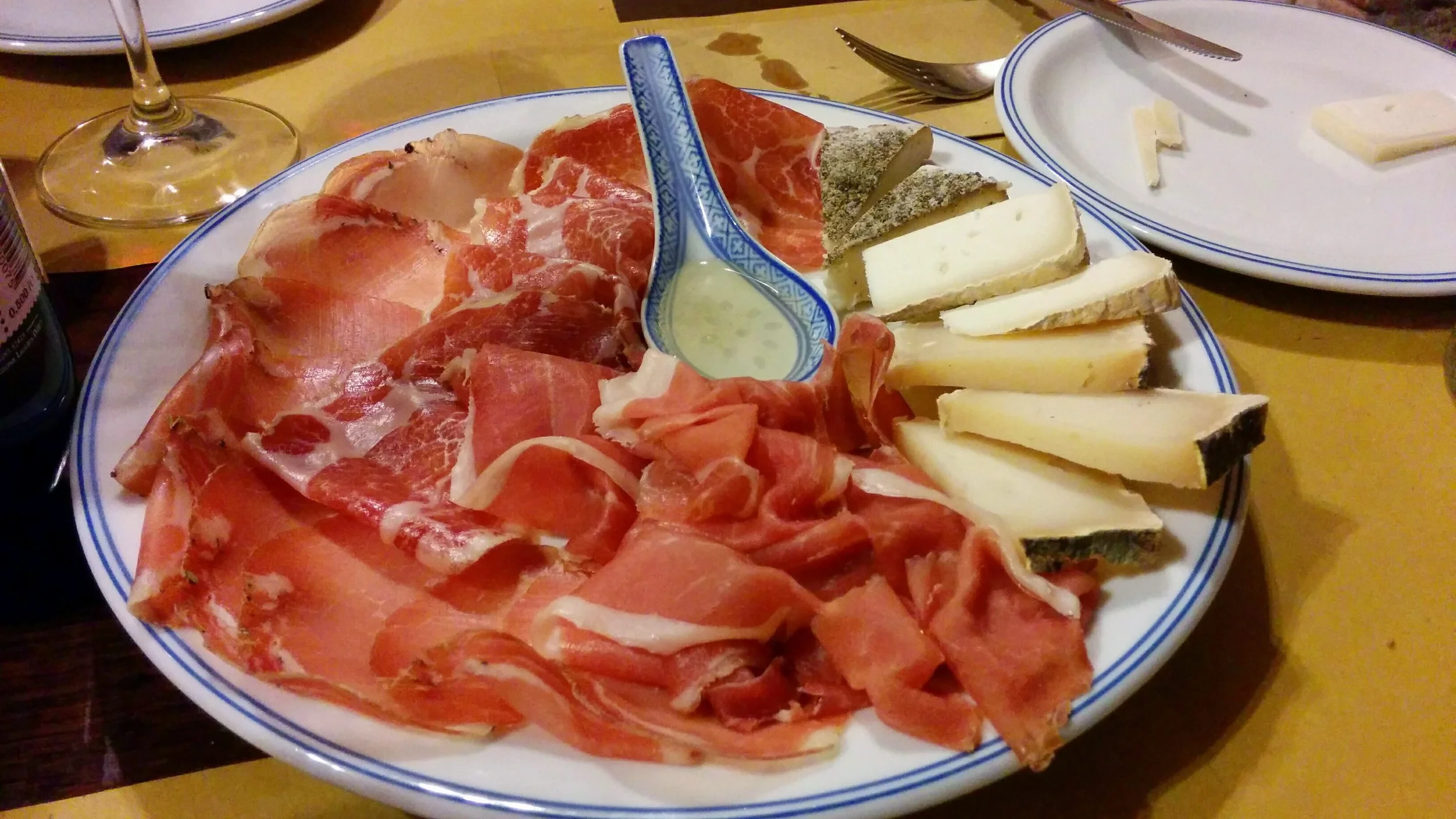 salumi e formaggi delle langhe