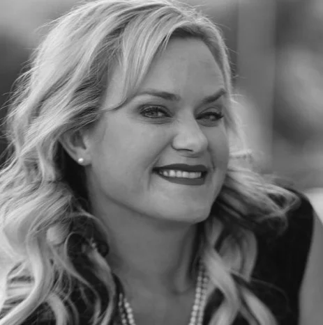 FullSizeRender_Traci Gundersen_bw.jpg