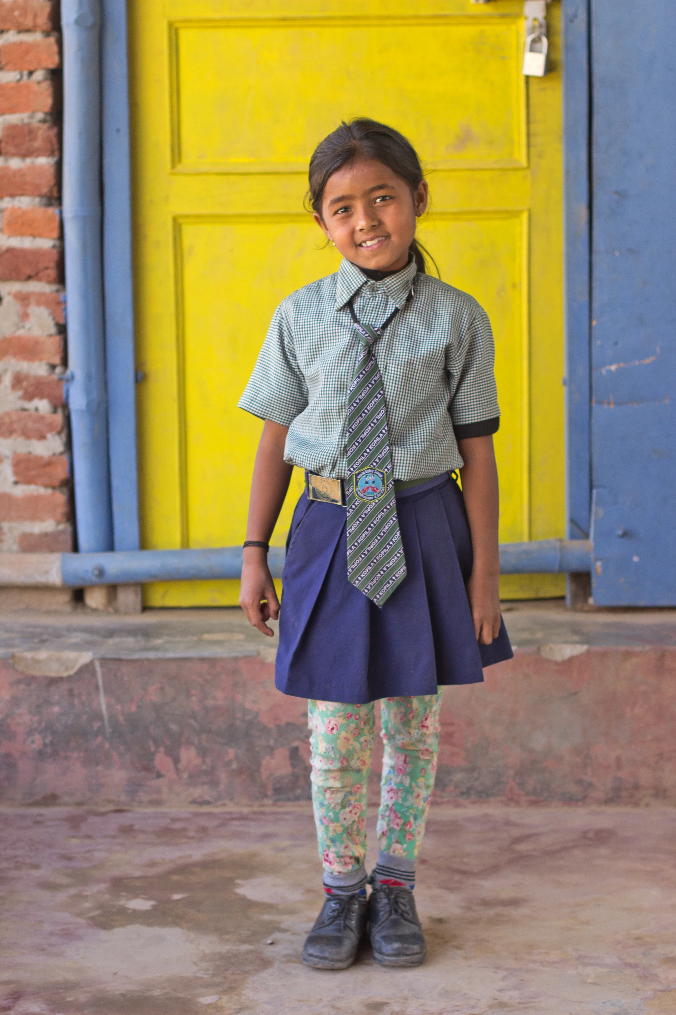  Aliza shows off her tights. 