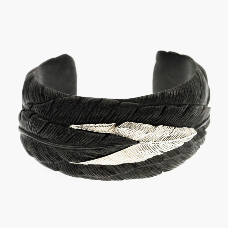 Half_Feather_Single_Bracelet_1.jpg