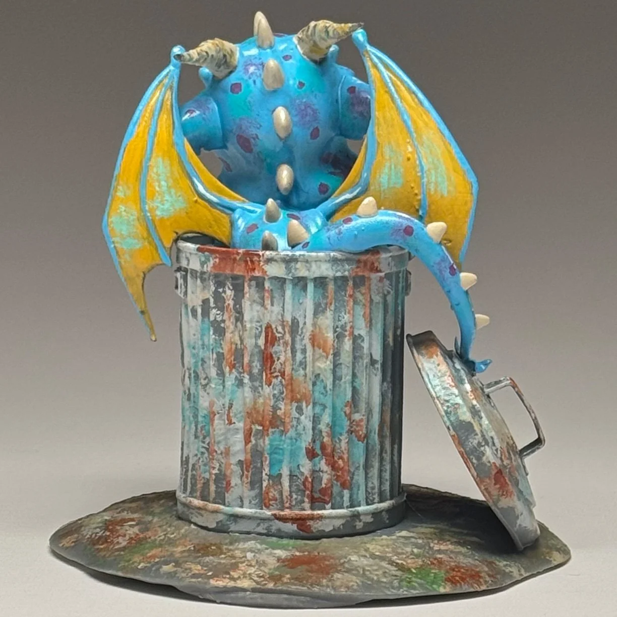 Fian Arroyo_Dragamuffin_figurine 5.jpg