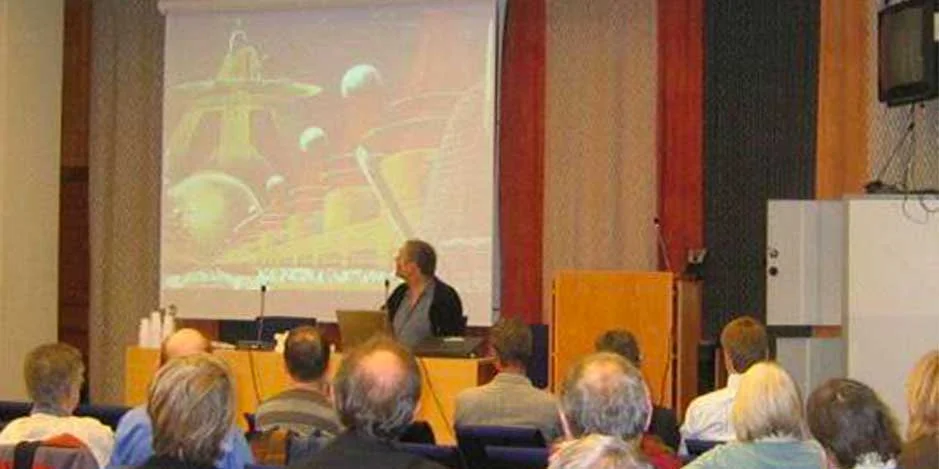 Peter_Harper_Speaking_at_Lecture.jpg