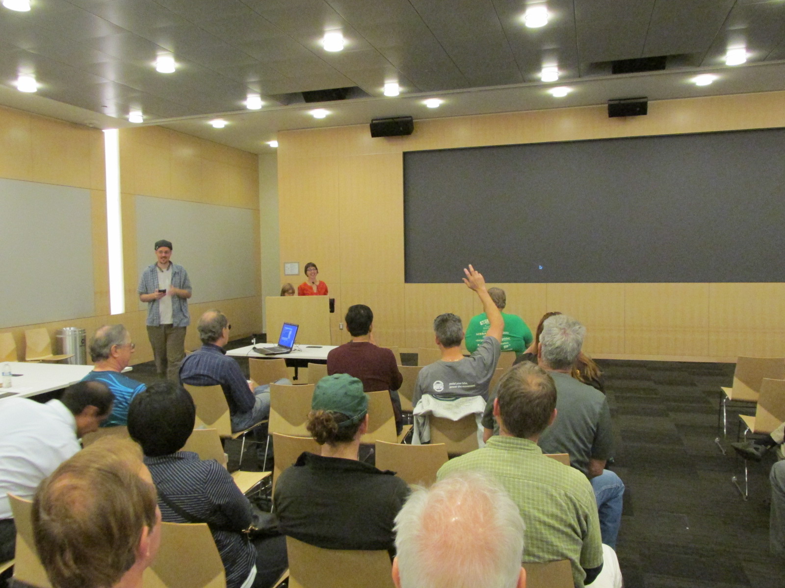 Q&A with the EV driving crowd at SVEAA.