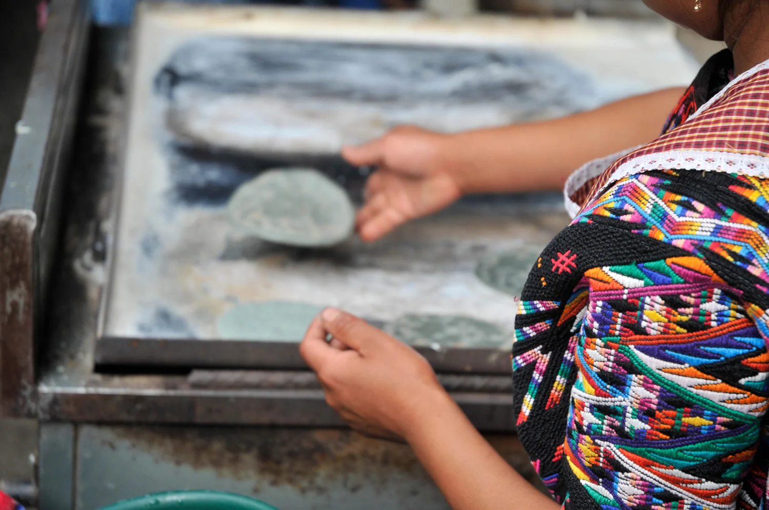 gUATE-HNAGINGTORTILLA.jpg