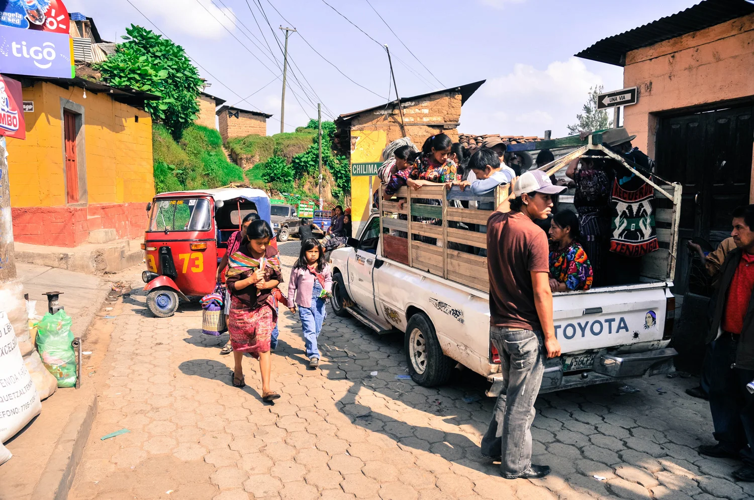 gUATE-TOYOTAAAAR.jpg