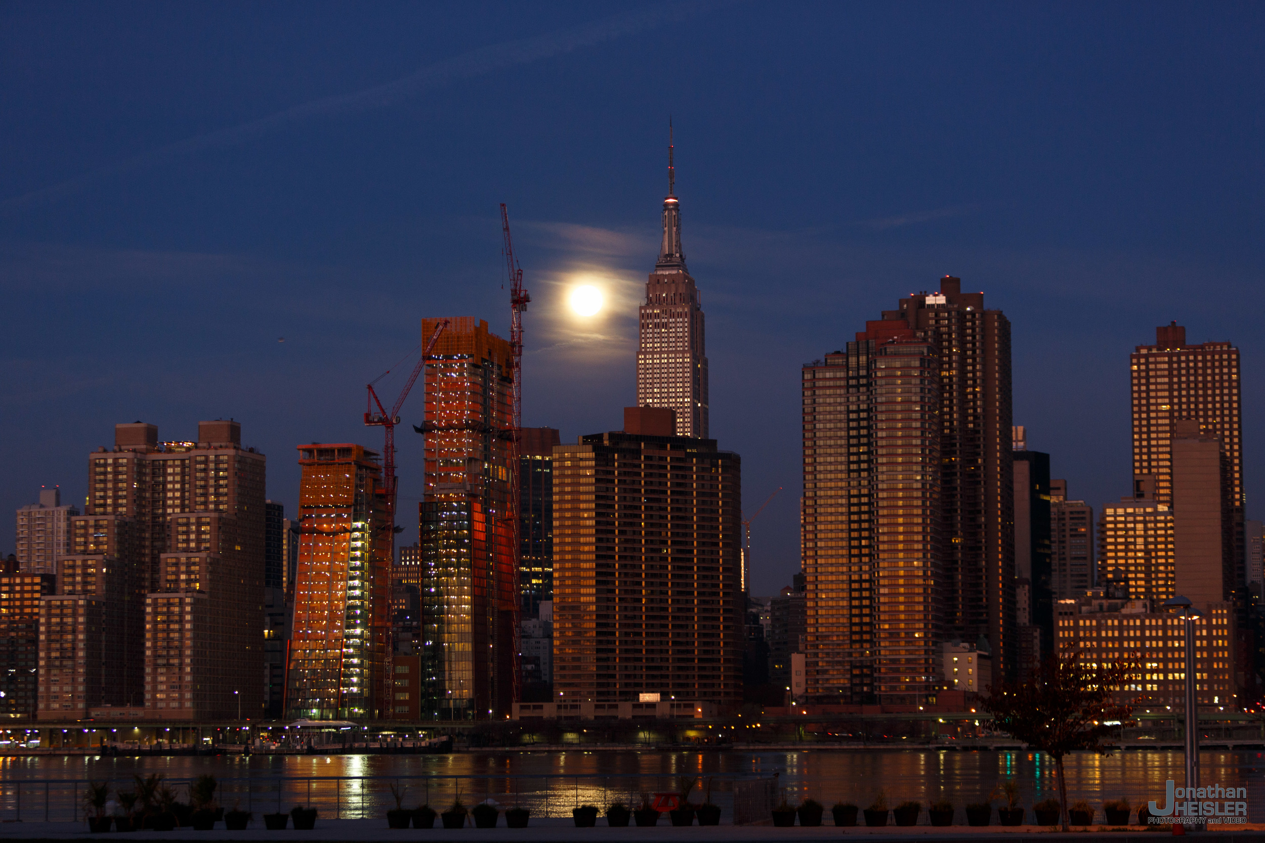 Empire State Building Sunrise NYC _ Jonathan Heisler.jpg