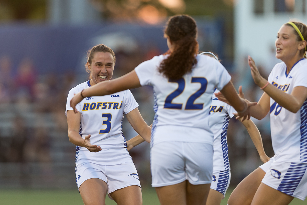 Photographer: Jonathan Heisler, Hofstra University Photographer