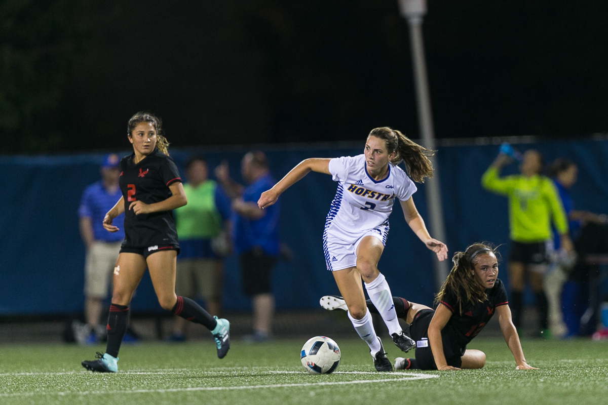 Photographer: Jonathan Heisler, Hofstra University Photographer