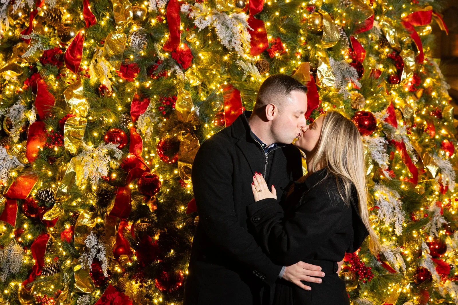 NYC Lotte New York Christmas proposal photographer _ 046.jpg