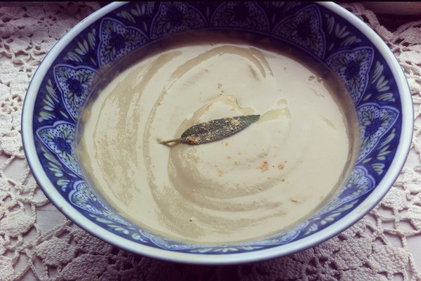 cool-avocado-pear-soup-beauty-food