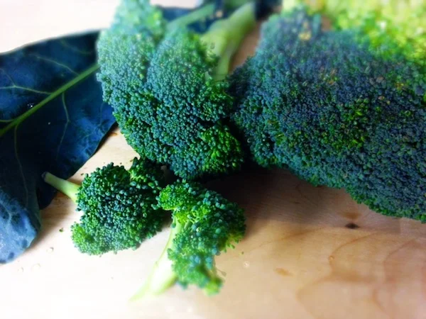 antiaging-beauty-curried-broccoli-potato-soup.jpg