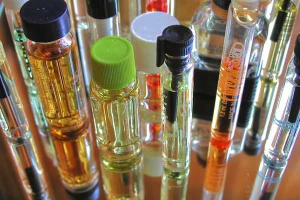 chemicals-in-beauty-products-perfume.jpg
