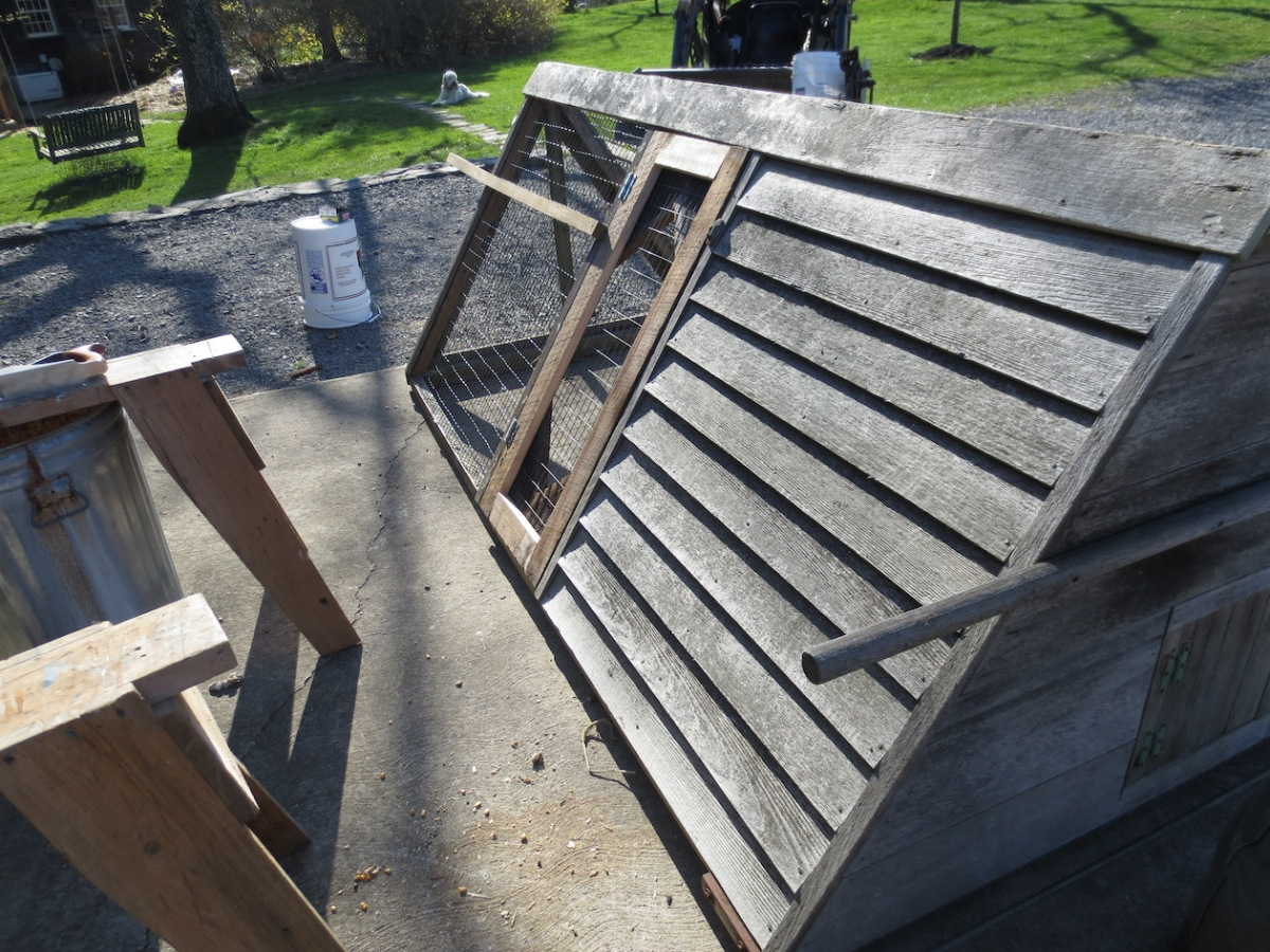repaired tri-coop with new handle copy.jpg