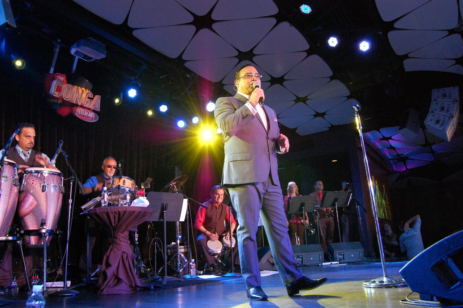Gilberto Santa Rosa, Conga Room. Photography Virginia Bulacio, La Opinión. 