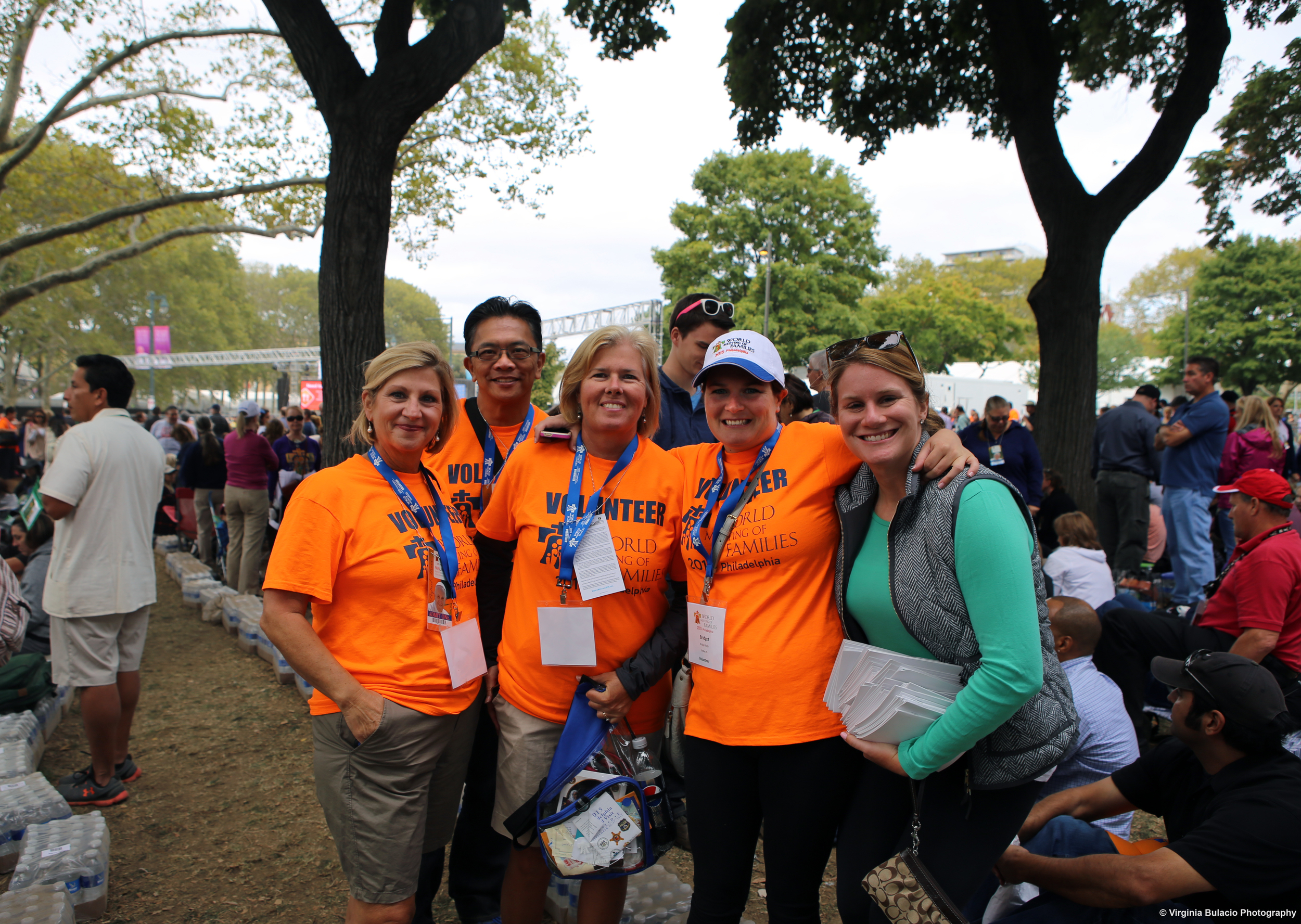  Voluntarios durante la misa de clausura del Encuentro Mundial de las Familias.&nbsp; 