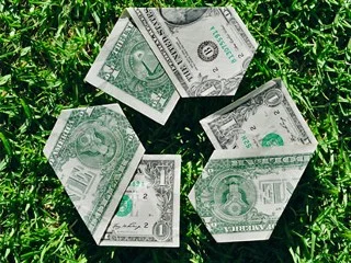 nm_recycling_cash_100408_mn.jpg