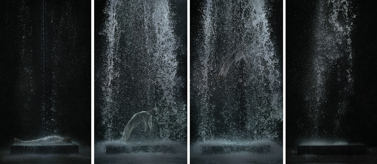 Tristan's Ascension (The Sound of a Mountain Under a Waterfall), 2005, projectie 580 x 325 cm - vier stills uit de film die 10 minuten duurt