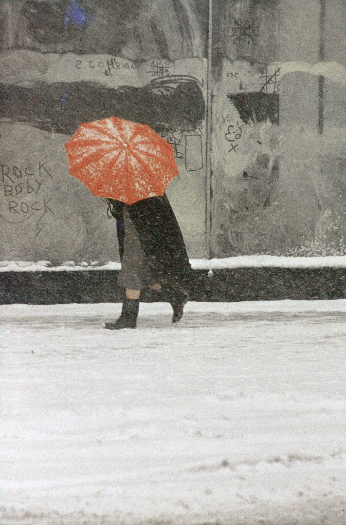 Saul Leiter, Red Umbrella , 1958, ©The Estate of Saul Leiter.