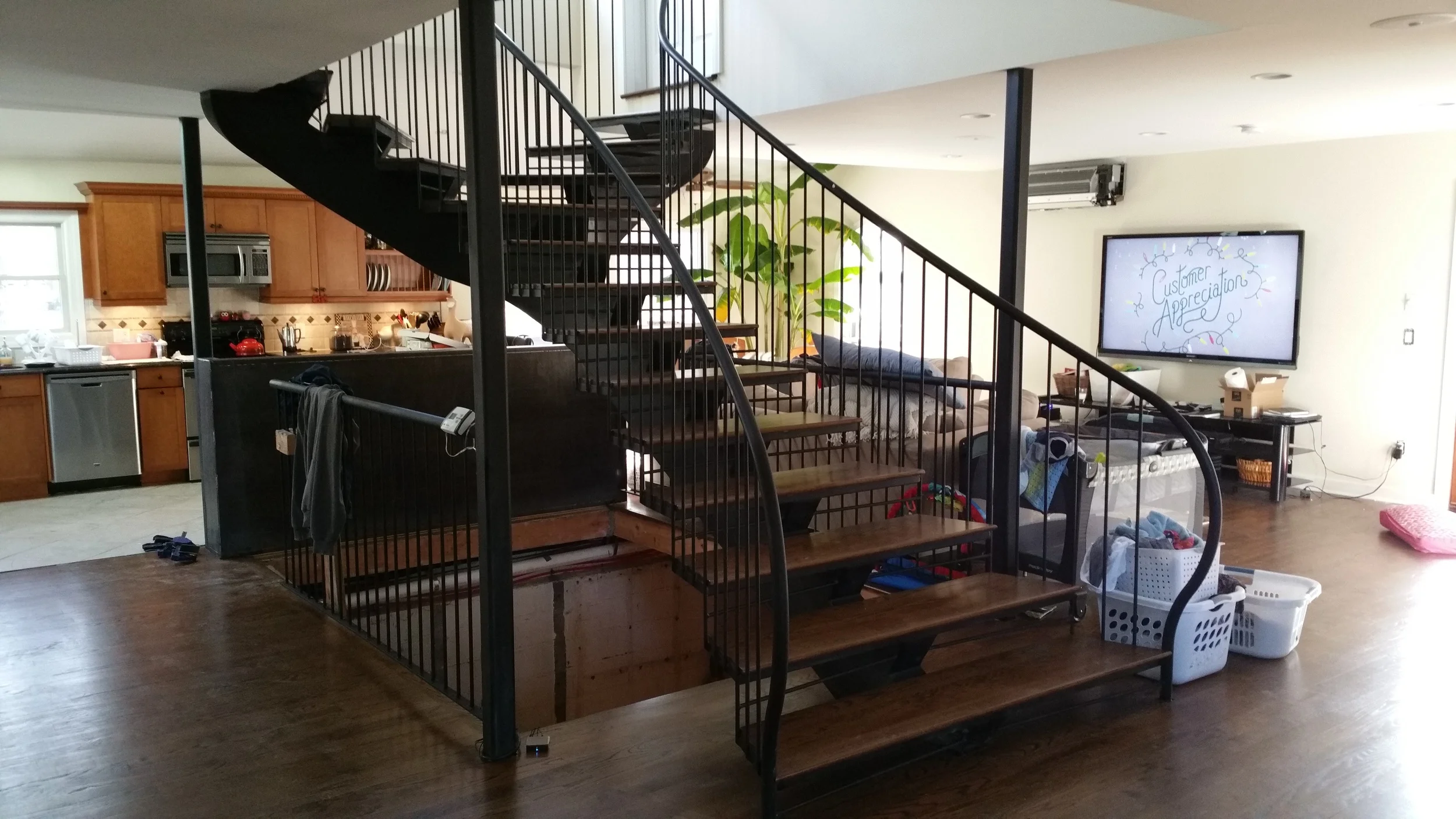 RESIDENTIAL SINGLE STRINGER STAIRCASE