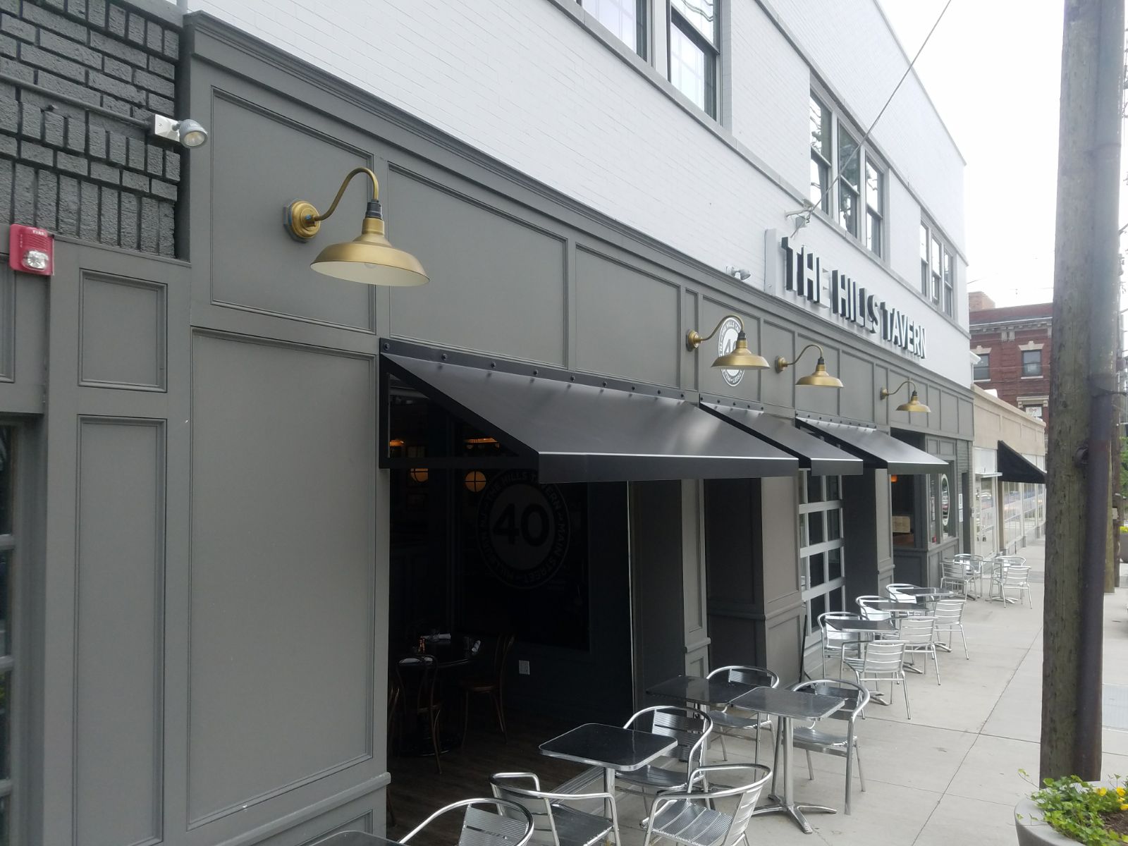 METAL RESTAURANT AWNING