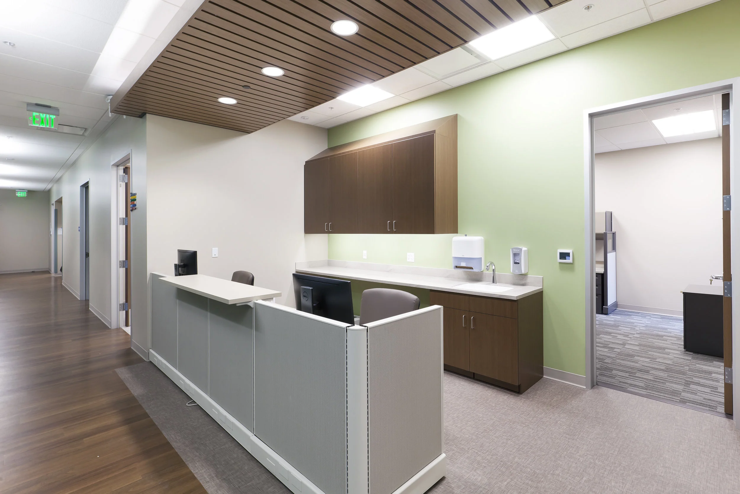 Hospital828SWinchester NurseStn.jpg