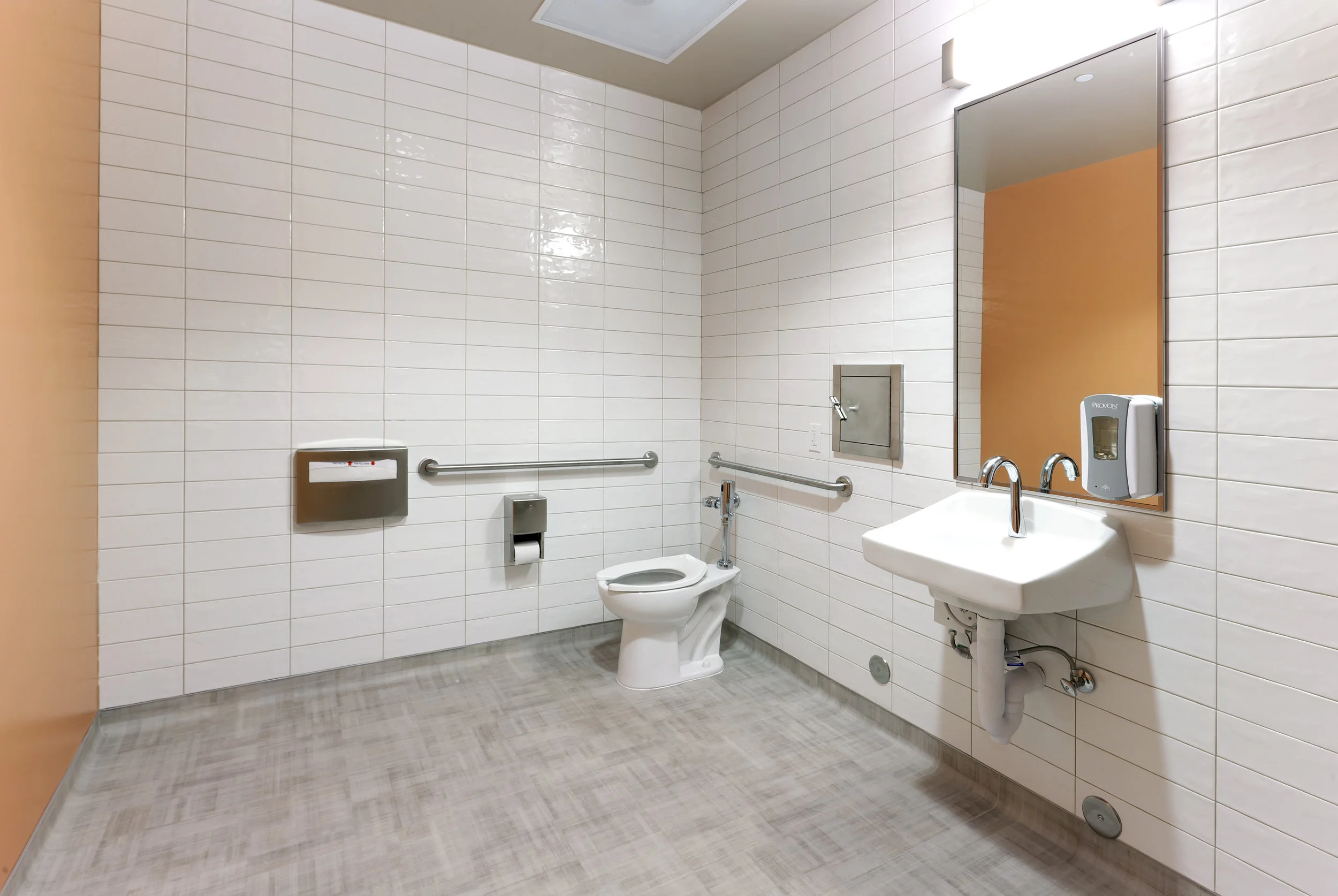 Hospital828SWinchester Bath.jpg