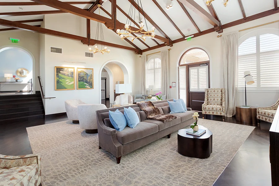 599Skyline lounge4.jpg