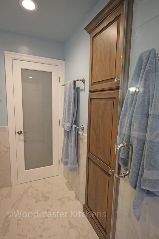 Maximizing Space with Recessed Shelves in Your Bathroom - Decoholic