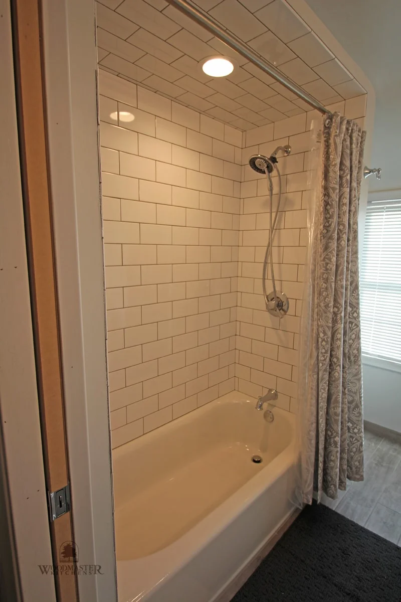 Kirsch hall bath 6_web-min.jpg