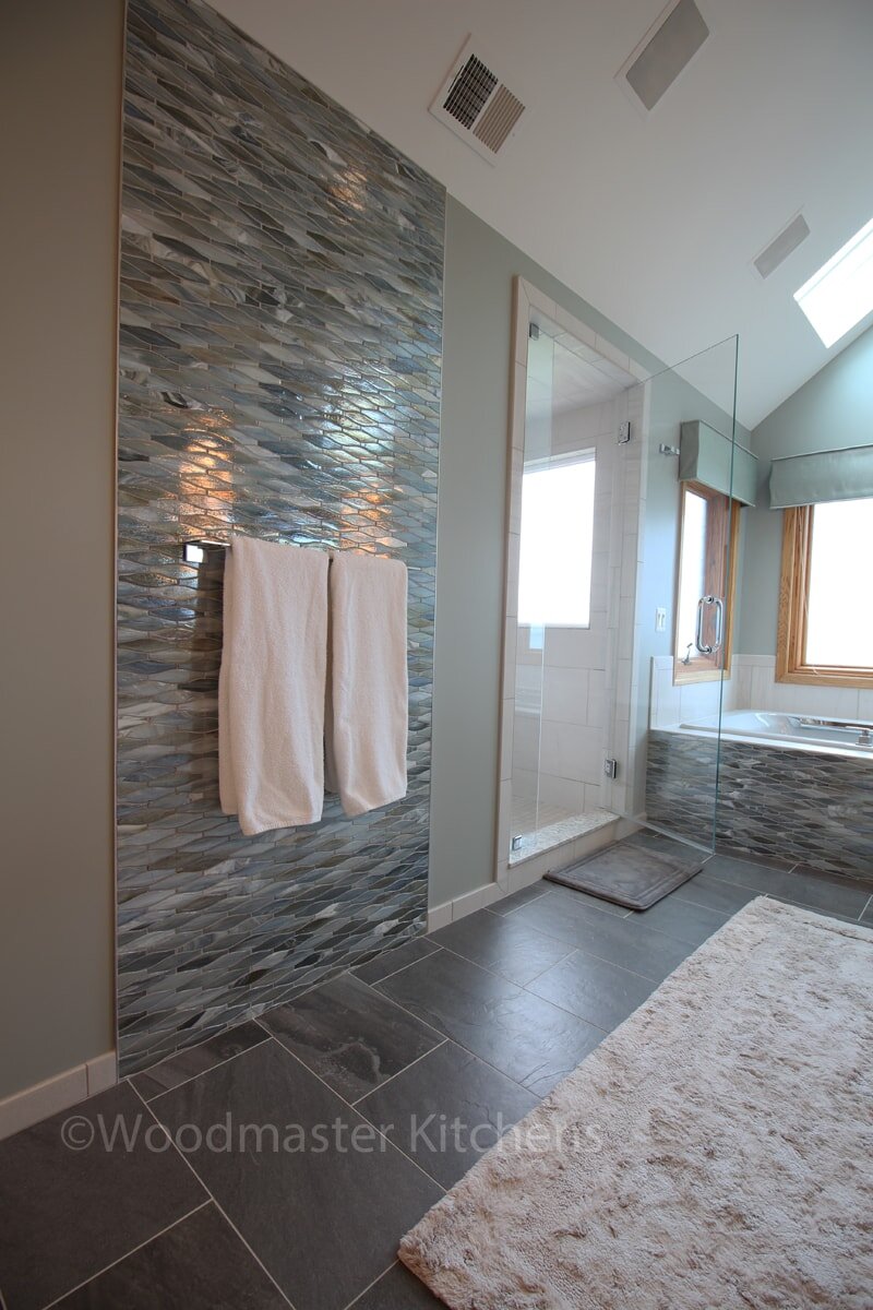 浴室设计与瓷砖墙
