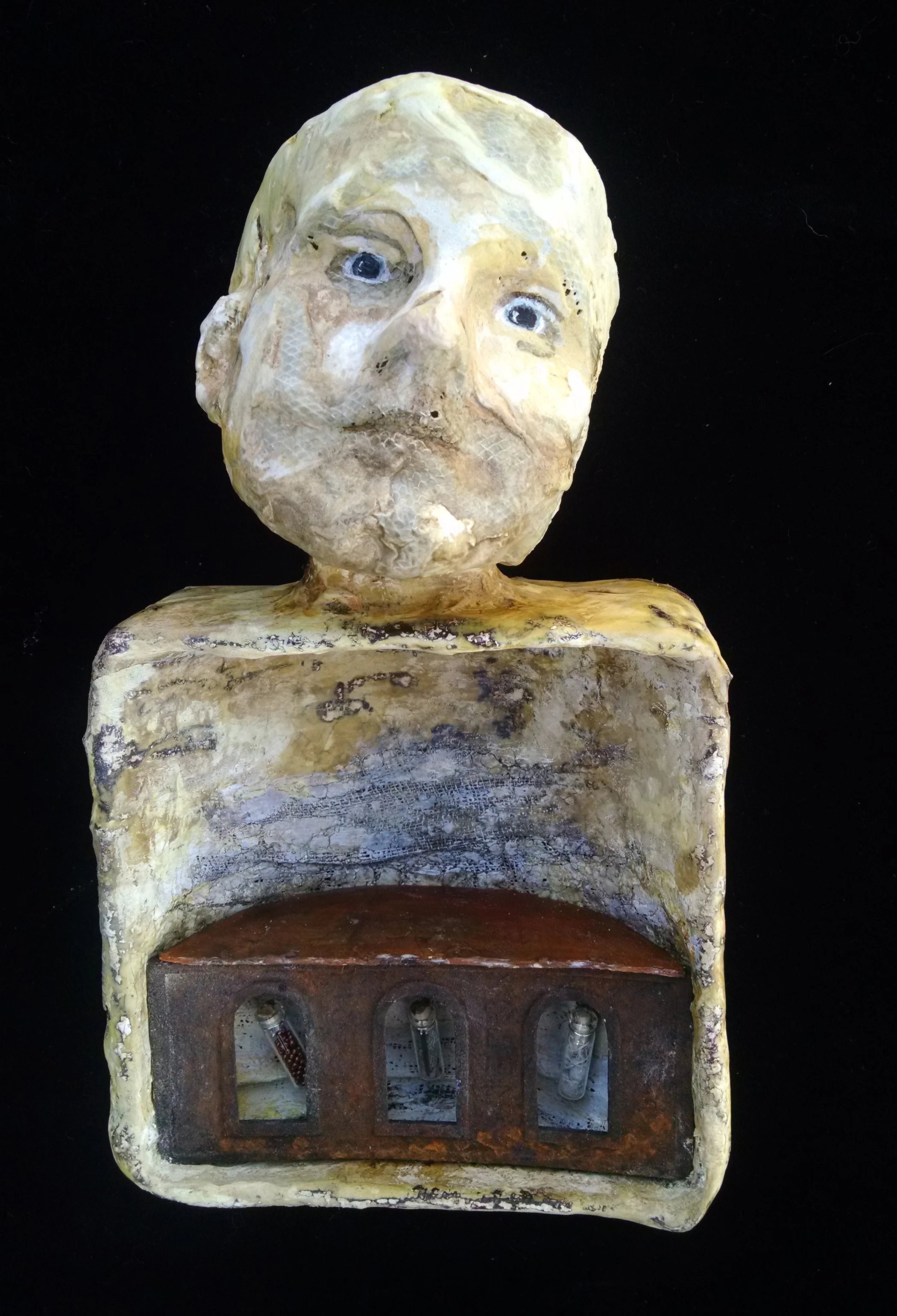 Wire and plaster mask/Assemblage combo