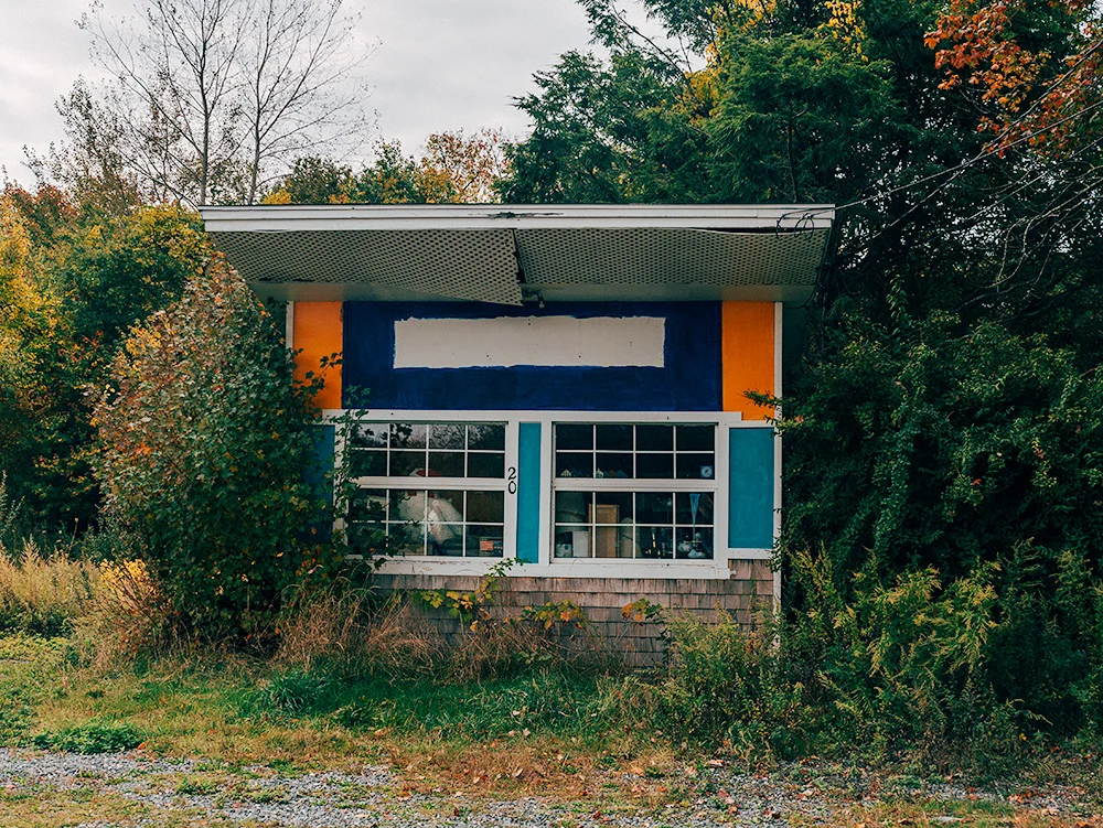 Antique Shack necxt to the sotre Mine in Mystic Connecticut