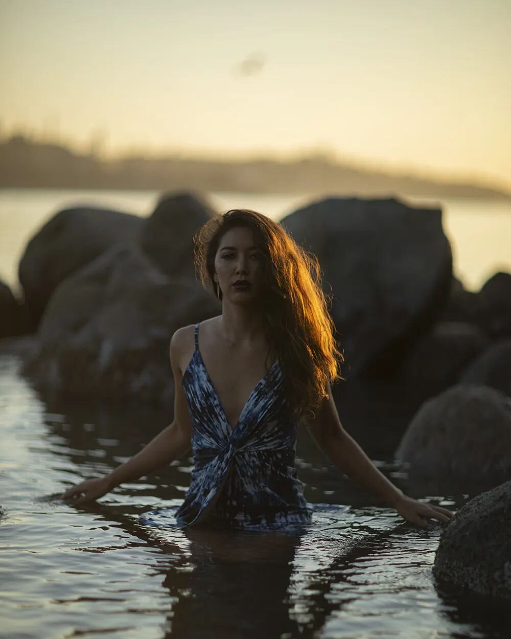 Powerful. Peaceful. Dangerous.
Of the ocean 💙 
Where light can't always reach you, but your shadow will always find you. 
.
Photo by @rachellepoems 🧚&zwj;♀️