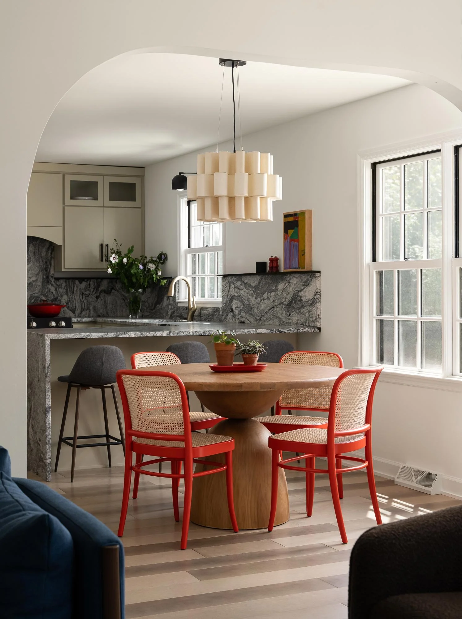 off-campus-canvas-kitchen-light-fixture-table-arch.jpg