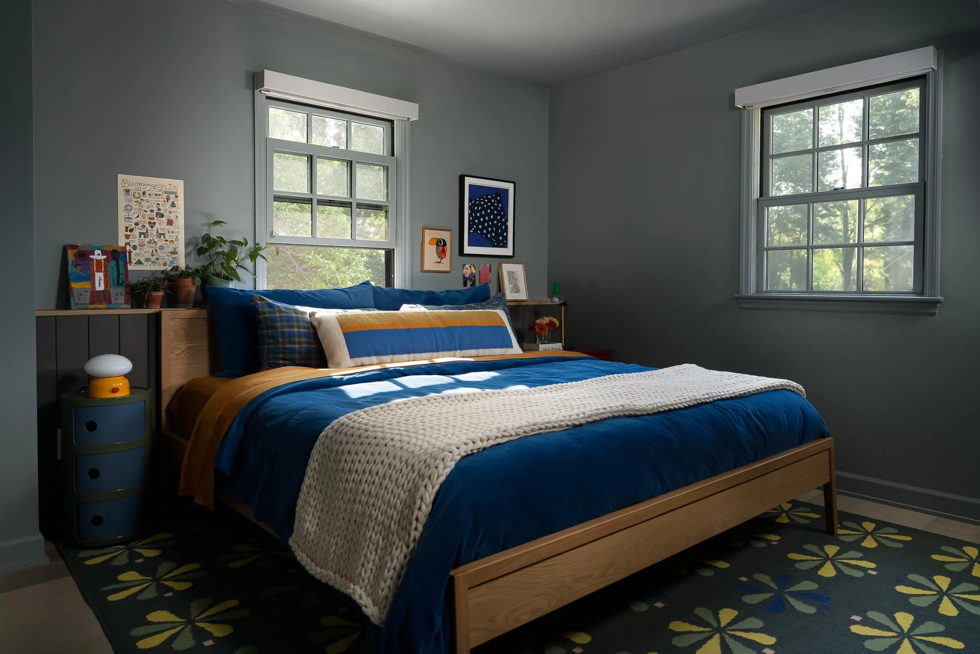 off-campus-canvas-bedroom-blue-orange.jpg